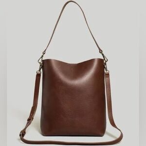 Madewell The Transport Bucket Bag in Soft Mahogany